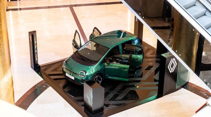 Το νέο RENAULT TWINGO στο GOLDEN HALL