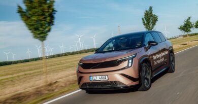 Skoda Peaq: 936 χιλιόμετρα με μία φόρτιση και ρεκόρ αυτονομίας για επταθέσια ηλεκτρικά SUV